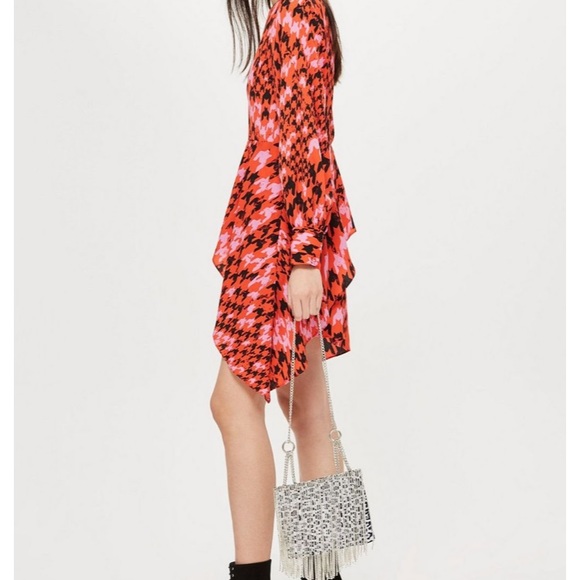 👗 SALE 4 for $30 ✨
Topshop Pink Houndstooth Dress - Picture 3 of 7
